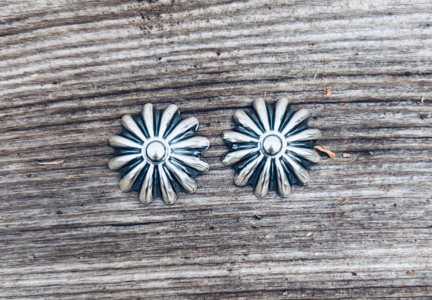 The Charlotte stud earrings