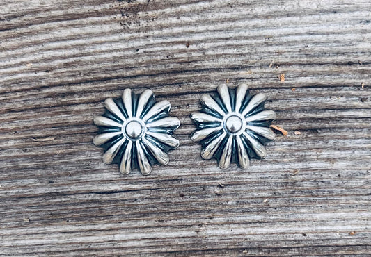 The Charlotte stud earrings