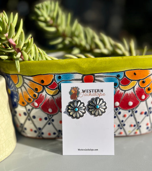 The Betty stud earrings